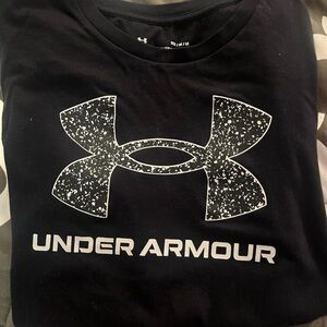 Women’s Loose Fit Black Under Armour Short Sleeve Shirt